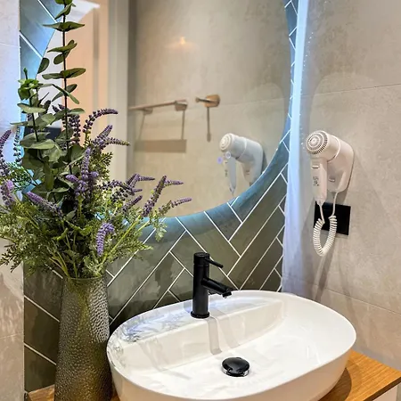 Vila51 Tropical Deluxe Apartment Sarandë